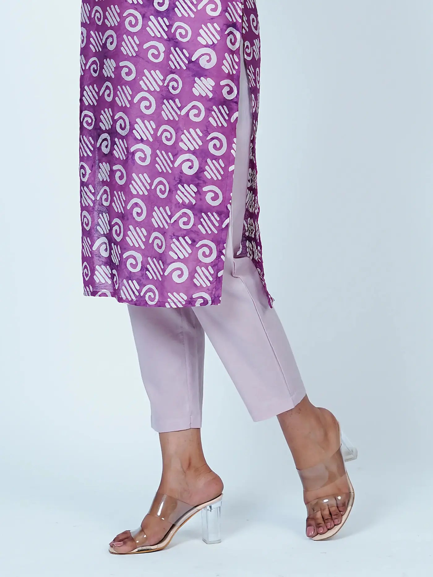 Lilac Embroidered Straight Abstract Muslin Kurti